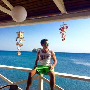 Meet your Posher, Stratos